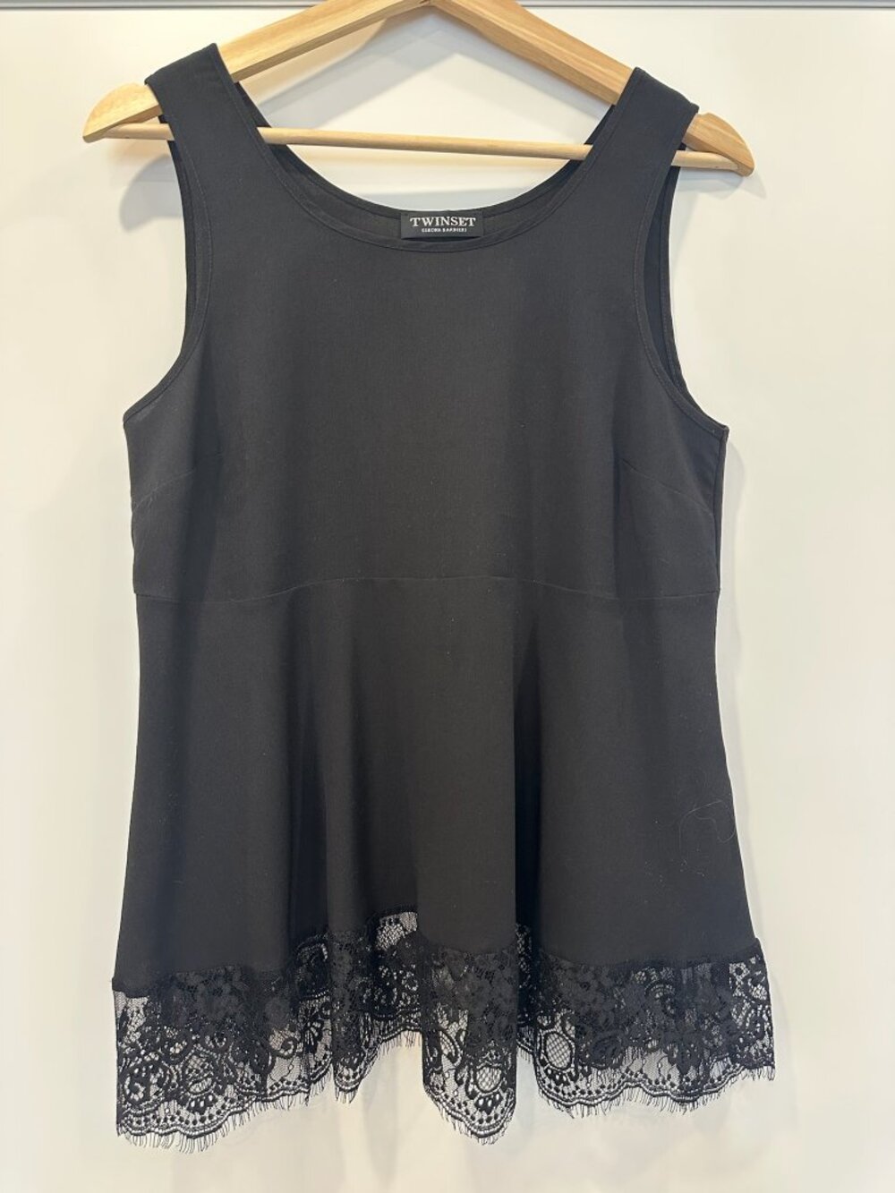 Twin Set Black Sleeveless Top Lace Hem Size Small Dressy or Casual Summery Cool